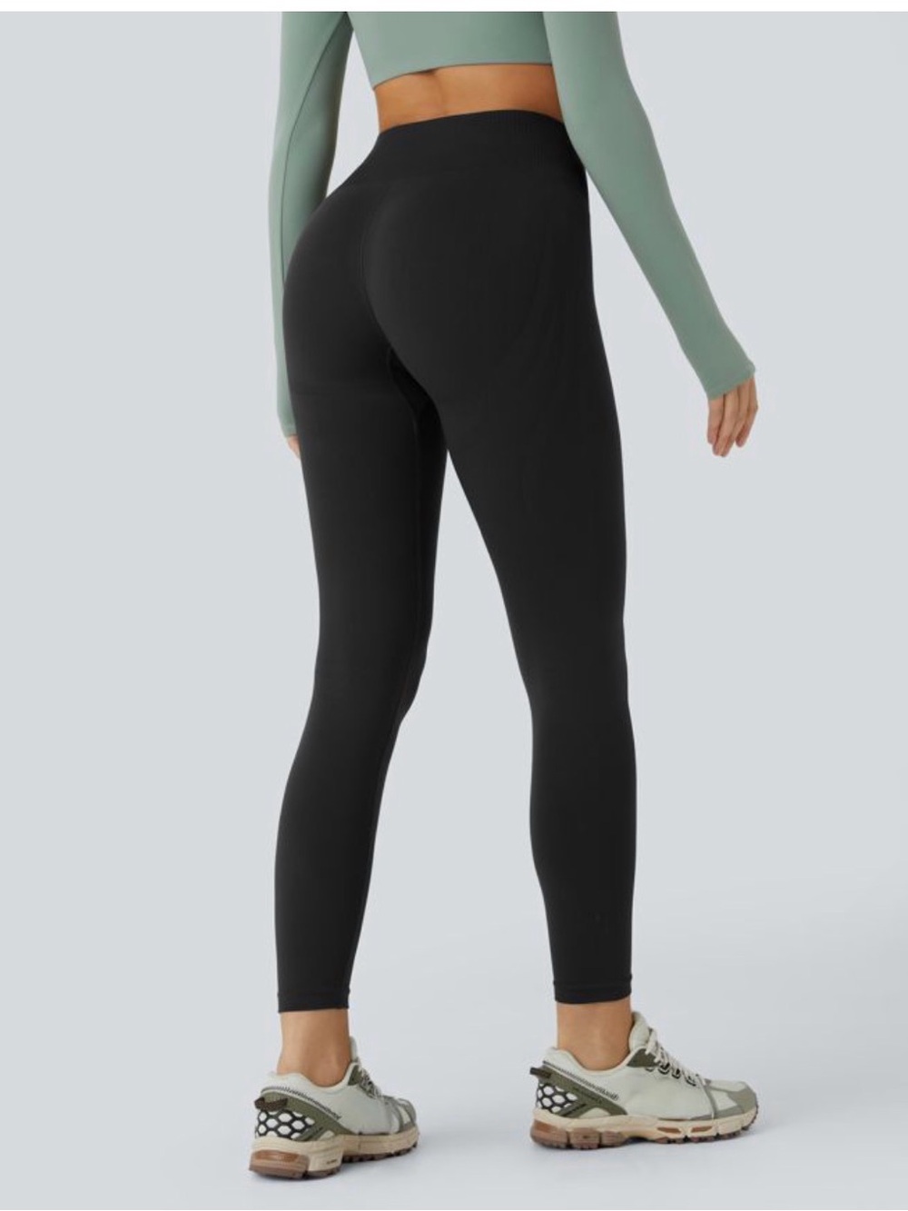 HALARA OneForm Seamless Flow Mid Rise Tummy Control Butt Lifting Leggings Sz M